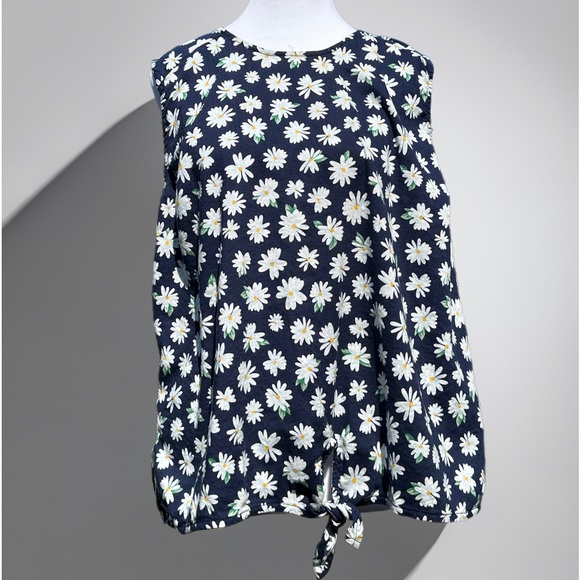 Old Navy Tops - Old Navy Sleeveless Tie Front Daisy Top